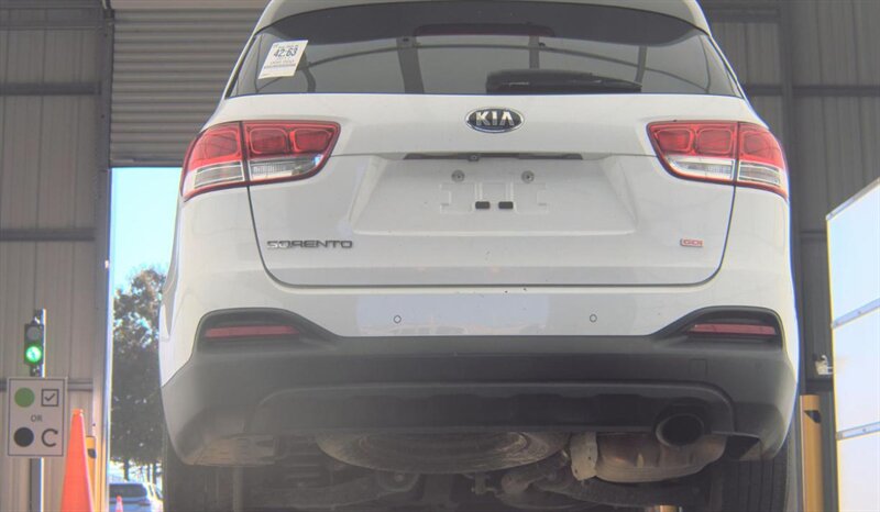 2017 Kia Sorento LX - Photo 13 - San Diego, CA 92154