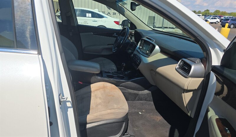 2017 Kia Sorento LX - Photo 16 - San Diego, CA 92154