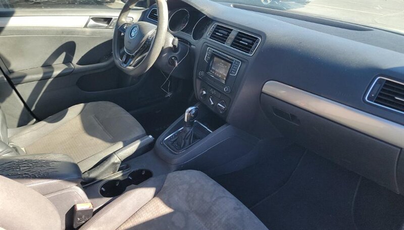 2017 Volkswagen Jetta 1.4T S - Photo 13 - San Diego, CA 92154