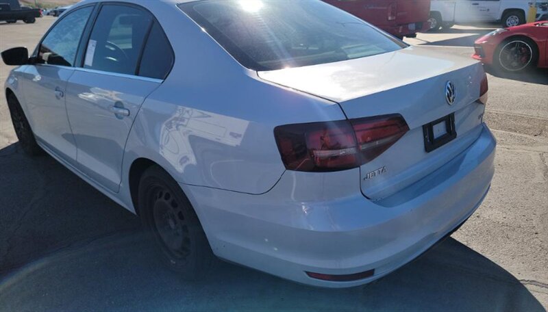 2017 Volkswagen Jetta 1.4T S - Photo 11 - San Diego, CA 92154