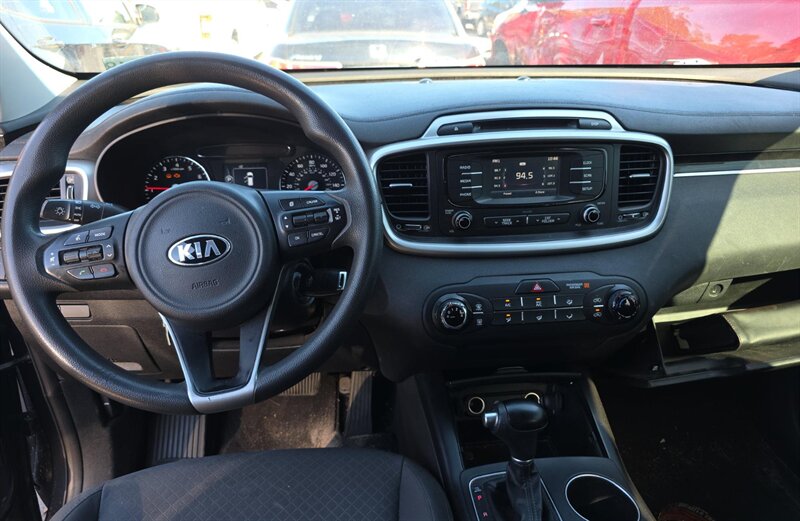 2018 Kia Sorento LX V6 - Photo 8 - San Diego, CA 92154