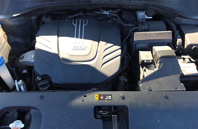 2018 Kia Sorento LX V6 - Photo 11 - San Diego, CA 92154
