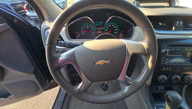 2017 Chevrolet Traverse LT - Photo 17 - San Diego, CA 92154