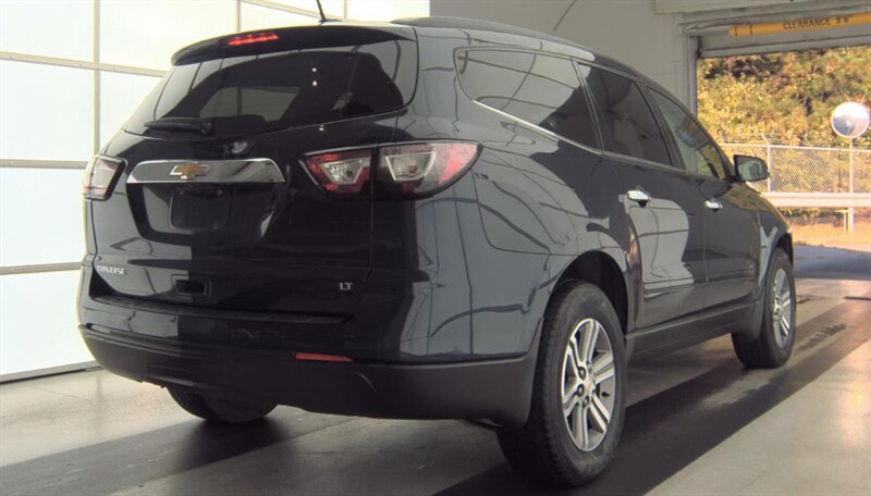 2017 Chevrolet Traverse LT - Photo 11 - San Diego, CA 92154