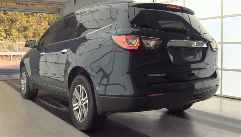 2017 Chevrolet Traverse LT - Photo 14 - San Diego, CA 92154