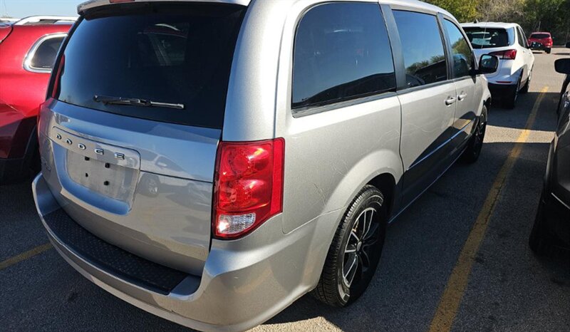 2017 Dodge Grand Caravan SE Plus - Photo 10 - San Diego, CA 92154
