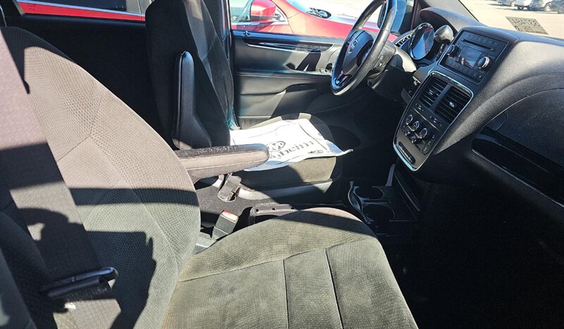 2017 Dodge Grand Caravan SE Plus - Photo 14 - San Diego, CA 92154