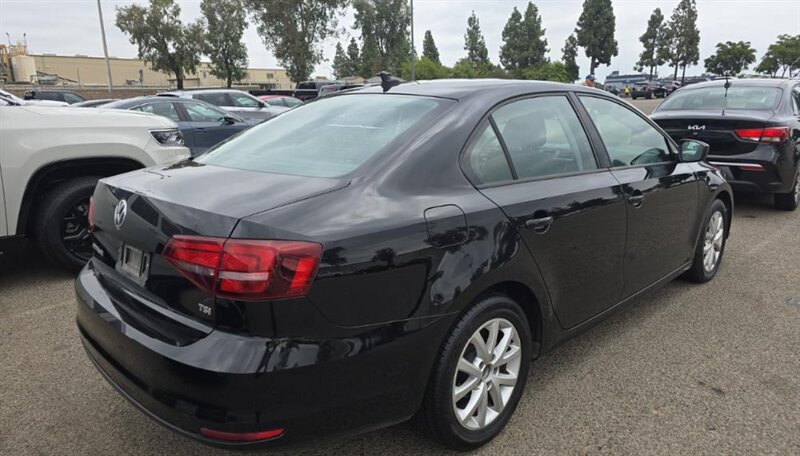 2016 Volkswagen Jetta 1.4T SE - Photo 11 - San Diego, CA 92154