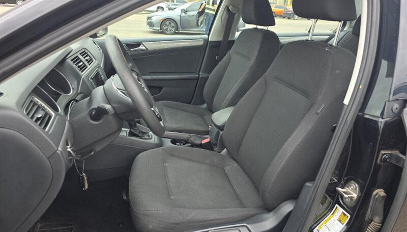 2016 Volkswagen Jetta 1.4T SE - Photo 14 - San Diego, CA 92154
