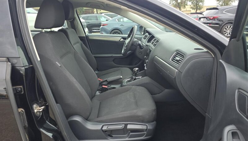 2016 Volkswagen Jetta 1.4T SE - Photo 15 - San Diego, CA 92154