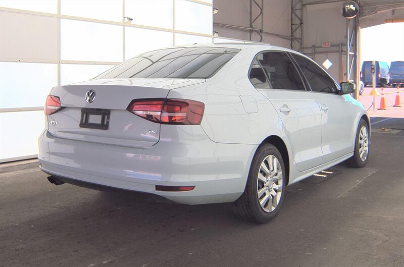 2017 Volkswagen Jetta 1.4T S - Photo 7 - San Diego, CA 92154