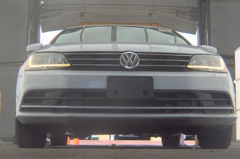 2017 Volkswagen Jetta 1.4T S - Photo 5 - San Diego, CA 92154