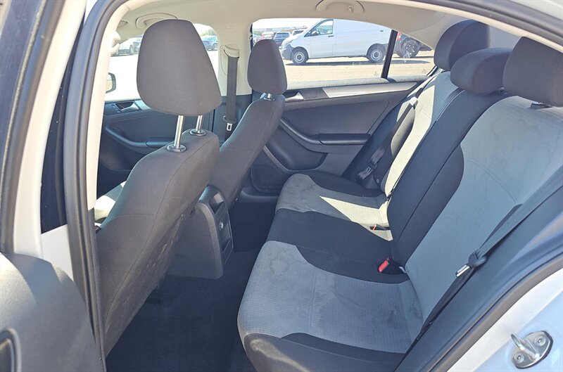 2017 Volkswagen Jetta 1.4T S - Photo 16 - San Diego, CA 92154