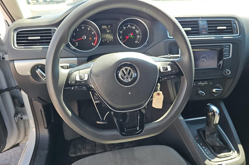 2017 Volkswagen Jetta 1.4T S - Photo 13 - San Diego, CA 92154
