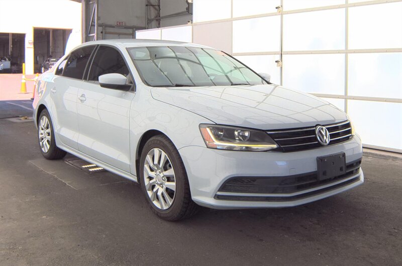 2017 Volkswagen Jetta 1.4T S - Photo 6 - San Diego, CA 92154