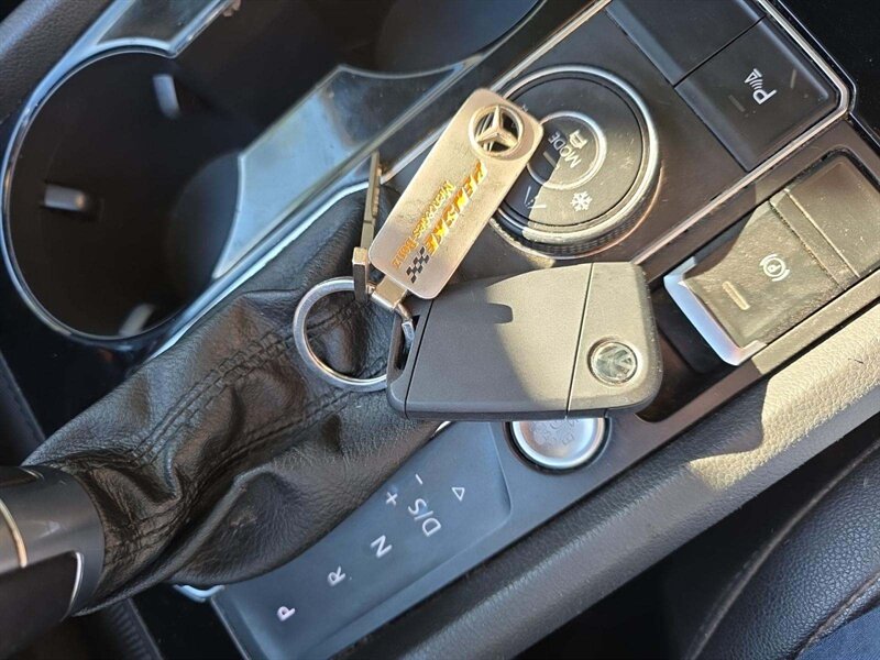 2018 Volkswagen Atlas V6 SEL 4Motion - Photo 11 - San Diego, CA 92154