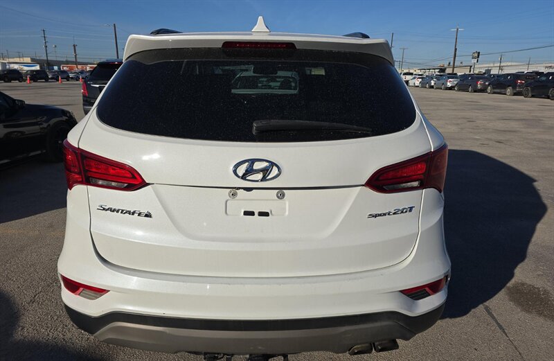 2018 Hyundai SANTA FE Sport 2.0T - Photo 8 - San Diego, CA 92154