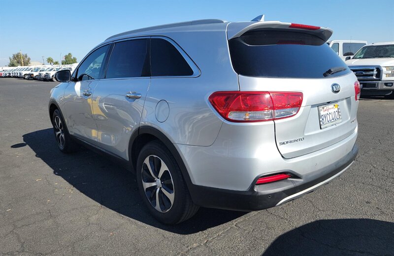 2017 Kia Sorento EX - Photo 9 - San Diego, CA 92154