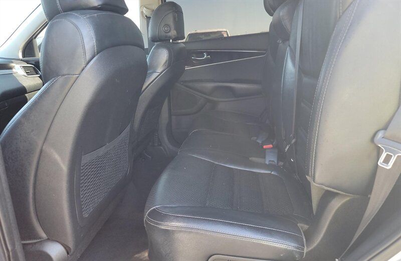 2017 Kia Sorento EX - Photo 15 - San Diego, CA 92154