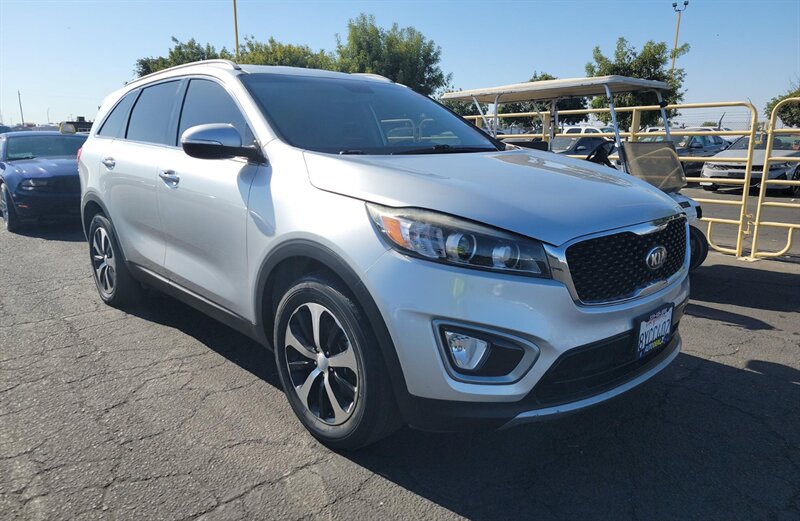 2017 Kia Sorento EX - Photo 6 - San Diego, CA 92154