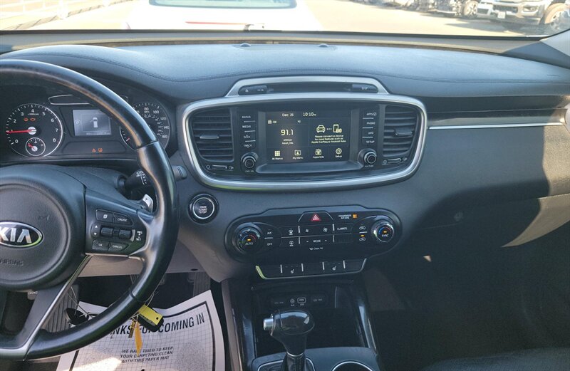 2017 Kia Sorento EX - Photo 13 - San Diego, CA 92154