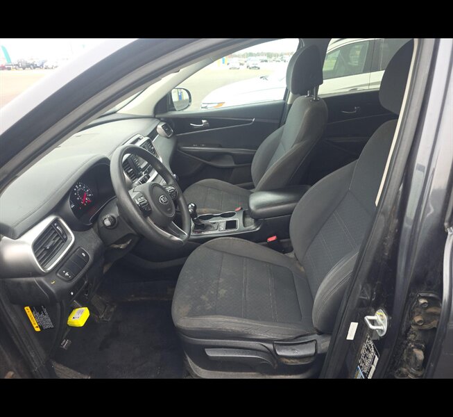 2017 Kia Sorento LX V6 - Photo 13 - San Diego, CA 92154