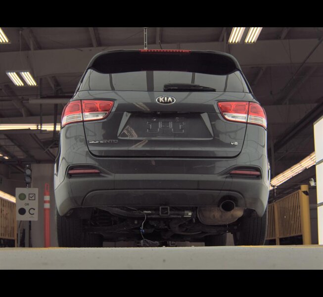 2017 Kia Sorento LX V6 - Photo 11 - San Diego, CA 92154
