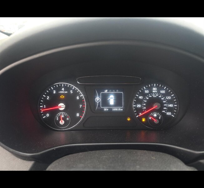 2017 Kia Sorento LX V6 - Photo 17 - San Diego, CA 92154