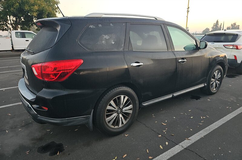 2018 Nissan Pathfinder SV - Photo 7 - San Diego, CA 92154