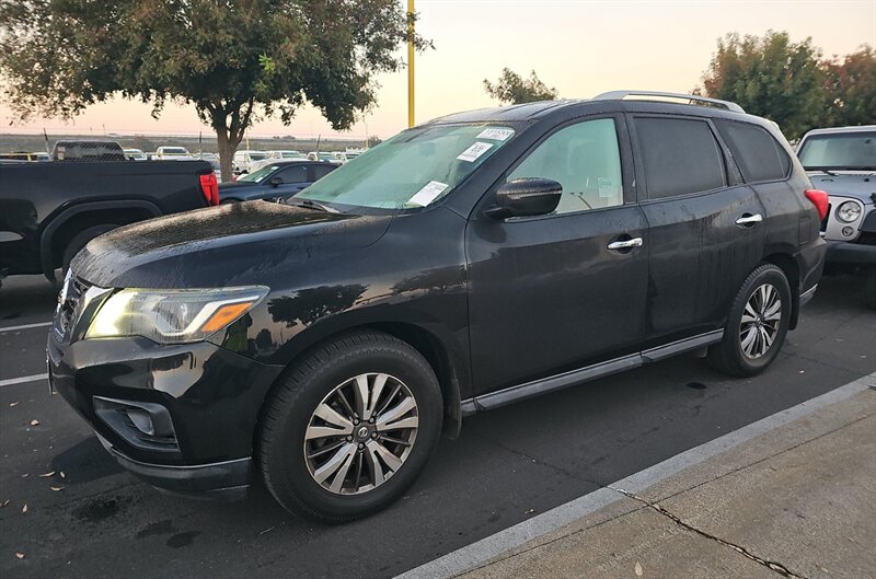 2018 Nissan Pathfinder SV - Photo 4 - San Diego, CA 92154