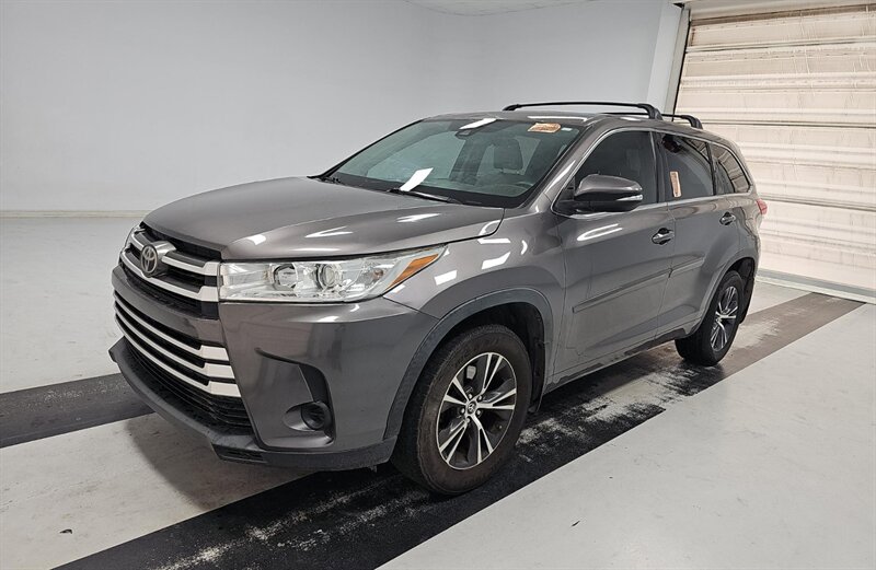 2017 Toyota Highlander LE - Photo 4 - San Diego, CA 92154