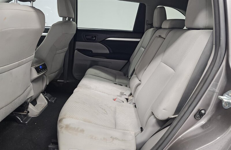 2017 Toyota Highlander LE - Photo 15 - San Diego, CA 92154
