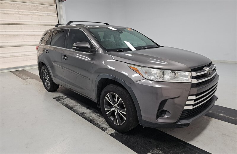 2017 Toyota Highlander LE - Photo 6 - San Diego, CA 92154