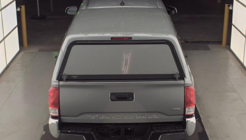 2017 Toyota Tacoma SR5 V6 - Photo 11 - San Diego, CA 92154