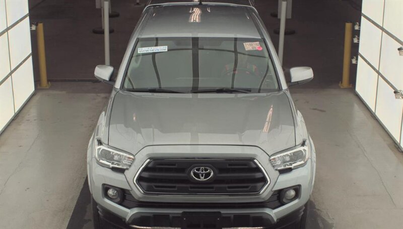 2017 Toyota Tacoma SR5 V6 - Photo 7 - San Diego, CA 92154
