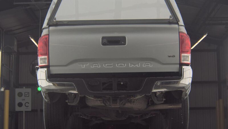 2017 Toyota Tacoma SR5 V6 - Photo 12 - San Diego, CA 92154