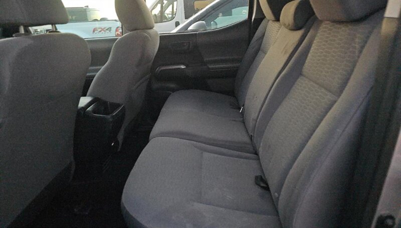 2017 Toyota Tacoma SR5 V6 - Photo 20 - San Diego, CA 92154