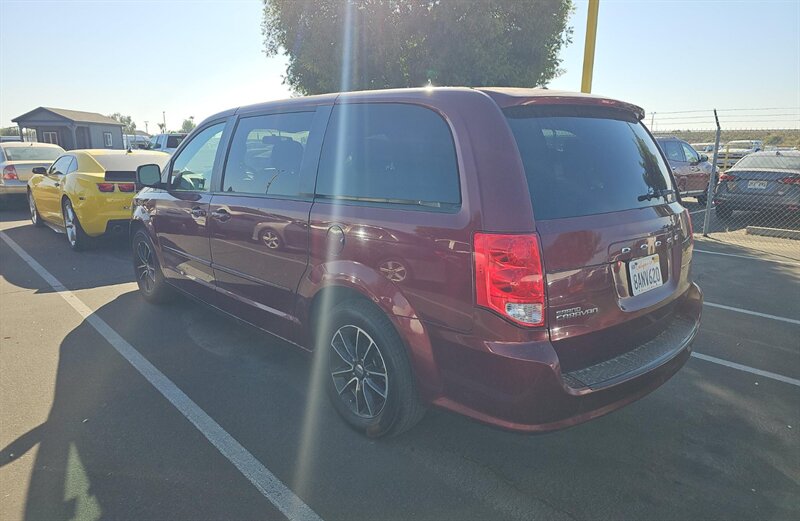 2017 Dodge Grand Caravan SXT - Photo 9 - San Diego, CA 92154