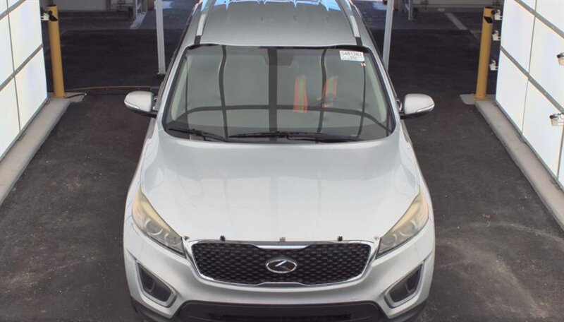 2017 Kia Sorento LX V6 - Photo 8 - San Diego, CA 92154