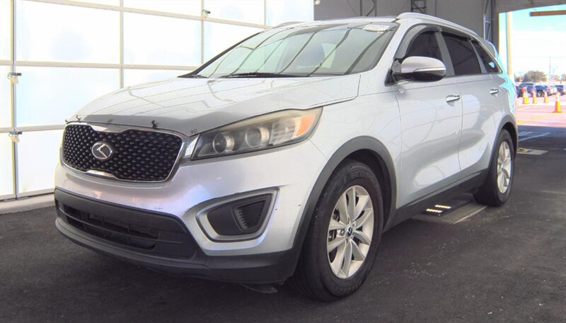 2017 Kia Sorento LX V6 - Photo 7 - San Diego, CA 92154