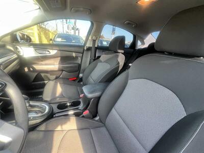 2022 Kia Forte LXS   - Photo 12 - Inglewood, CA 90304
