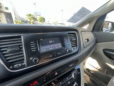 2018 Kia Sedona LX - Photo 25 - Inglewood, CA 90304