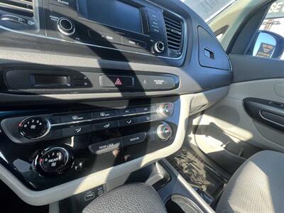 2018 Kia Sedona LX - Photo 13 - Inglewood, CA 90304