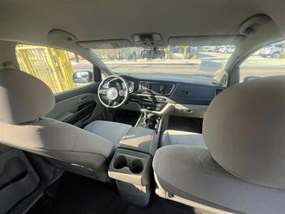 2018 Kia Sedona LX - Photo 7 - Inglewood, CA 90304