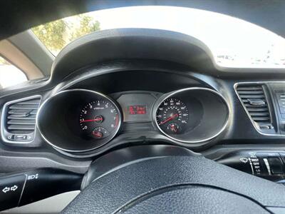 2018 Kia Sedona LX - Photo 16 - Inglewood, CA 90304