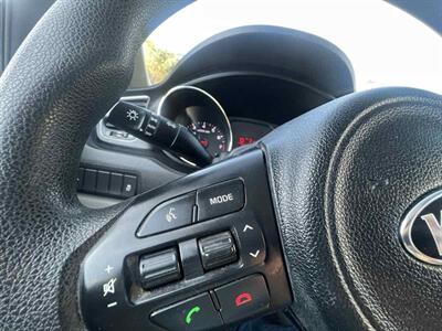 2018 Kia Sedona LX - Photo 15 - Inglewood, CA 90304