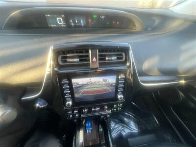 2020 Toyota Prius XLE - Photo 6 - Inglewood, CA 90304