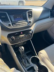 2017 Hyundai TUCSON SE   - Photo 14 - Savannah, TN 38372-9999