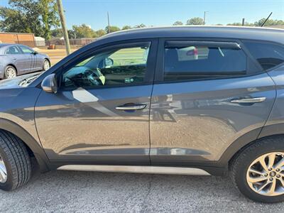 2017 Hyundai TUCSON SE   - Photo 5 - Savannah, TN 38372-9999