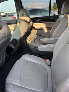 2017 Buick Enclave Premium - Photo 12 - Savannah, TN 38372-9999
